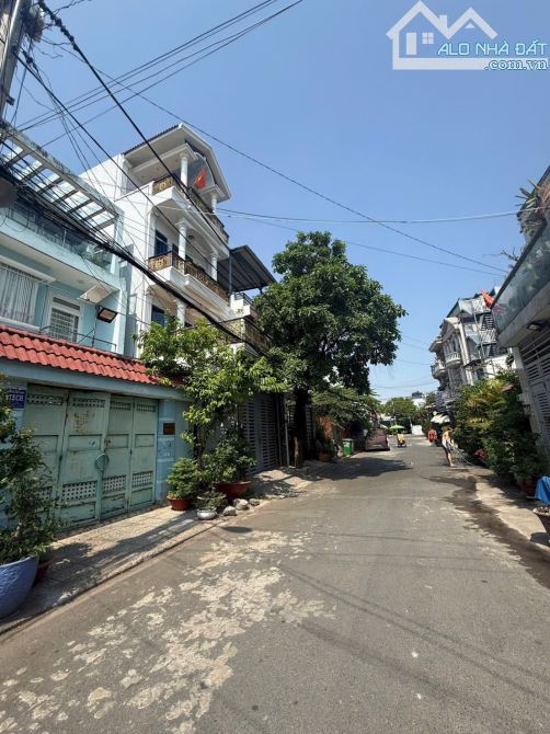 Nhà 3 tầng 6x20, mặt đường 12m. Gần Ngã 4 An Sương