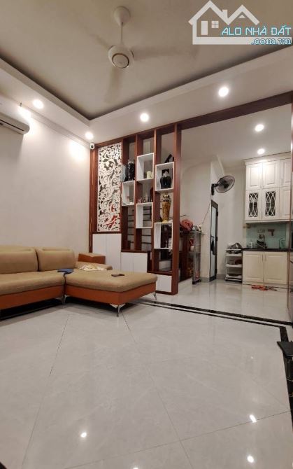 NHÀ TT PHÚC LỢI-LONG BIÊN THIẾT KẾ ĐẦY ĐỦ CÔNG NĂNG TIỆN ÍCH XUNG QUANH