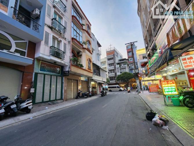 Bán nhà MT Bàn Cờ P3 Q3, DT 8.5x15m, KC 5 tầng, vị trí sầm uất, giá 52 tỷ