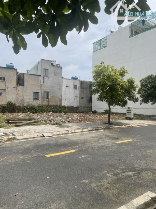 bán đất thổ cư- ngay chợ vị hảo, tân uyên, cách đường lớn chỉ 100m. mt dường nhựa, dân đôn