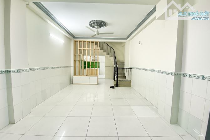 NHÀ 3 TẦNG – GẦN CỘNG HOÀ - HẺM XE HƠI THÔNG – 4x10m – CHỈ 5.6 TỶ