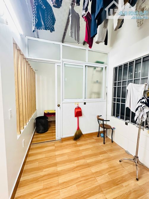 Bán nhà Nguyễn Văn Linh, Dư Hàng Kênh, Lê Chân,  5 tầng, 90m2, 7,8 tỷ.