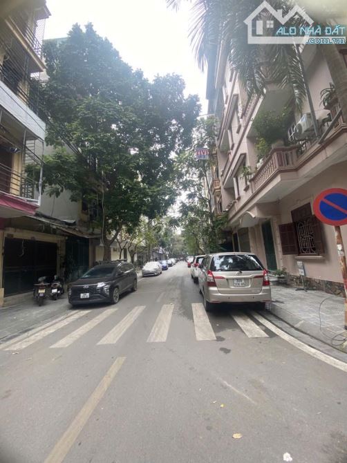Bán Nhà Khu Phân Lô Đầm Trấu, OTO Tránh, vỉa hè, kinh doanh - 41m2 x 4 Tầng - Sổ vuông đẹp