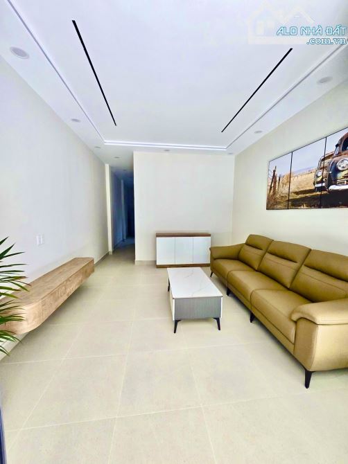 💁‍♂️Bán nhà 2 tầng 60mv( 3.8*16), Hoàn công đủ, Hẻm xe hơi. Ngay chợ, QL1K, Làng ĐHQG LX.