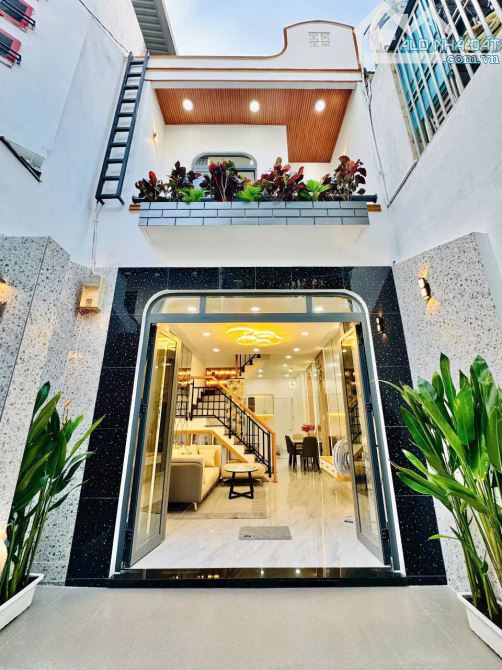 Giảm giá 100tr nhà hẻm xe hơi thông Phạm Văn Chiêu gò vấp 40m2 chỉ 4tỷ85