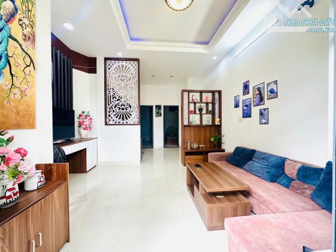 CHỈ VỚI HƠN 2 TỶ CÓ NGAY NHÀ 2 PHÒNG NGỦ ĐẦY ĐỦ NỘI THẤT GẦN KQH BÀU VÁ