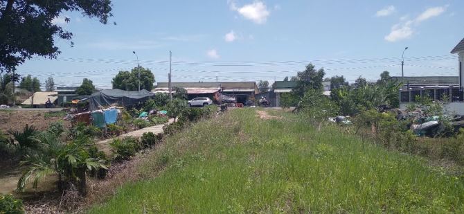 Bán 2 mảnh đất ở, full thổ cư, mỗi mảnh có DT: 470m2, KP 1 Thị trấn Thạnh Hóa, Long an