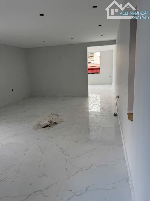 Bán nhà trong ngõ 302 văn cao cho thuê dòng tiền cao