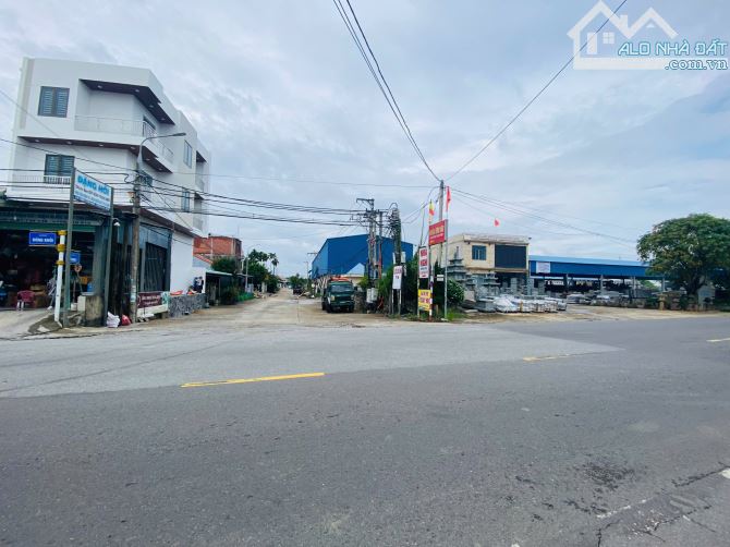Lô góc đường bê tông 5m5 sát sông view thoáng mát