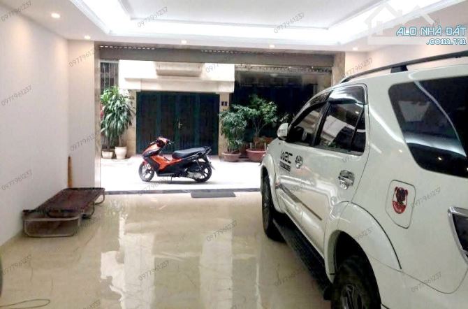 BÁN NHÀ CẦU GIẤY 56,5m2 × MT 5m. HAI THOÁNG - 2 Ô TÔ TRÁNH ĐỖ TRƯỚC NHÀ - VĂN PHÒNG