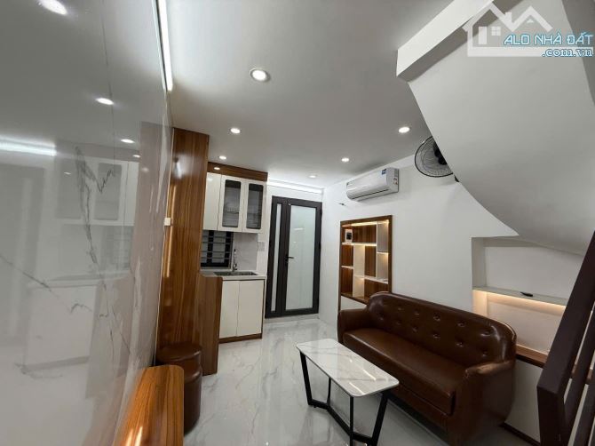 Cho thuê nhà Khâm Thiên, 22m2 x 3 tầng, 3 ngủ, 8 triệu/tháng