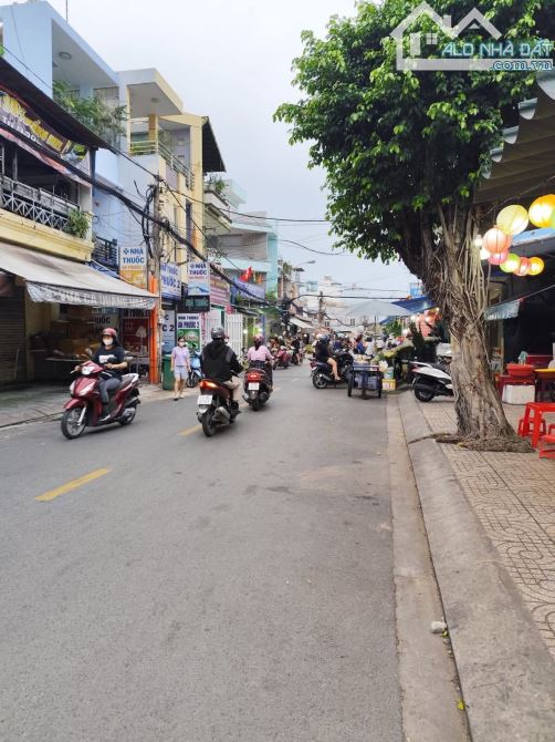 TÂN PHÚ - MẶT TIỀN KINH DOANH ĐỈNH - 3 TẦNG, NGANG LỚN 6.8M - CHỈ 11.x TỶ