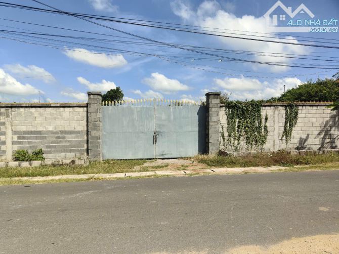 Bán lô đất mặt tiền đường 27/4 xã Hồ Tràm (Phước Thuận cũ), tp Hồ Chí Minh
