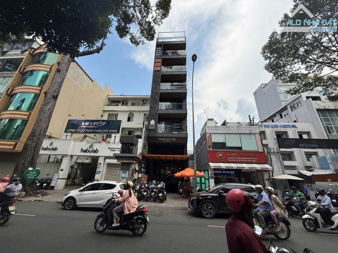 Bán nhà đường Nguyễn Gia Trí (D2 Cũ) ngay Hutech - DT: 9 X 20m - KC: 2 tầng - giá: 31 tỷ