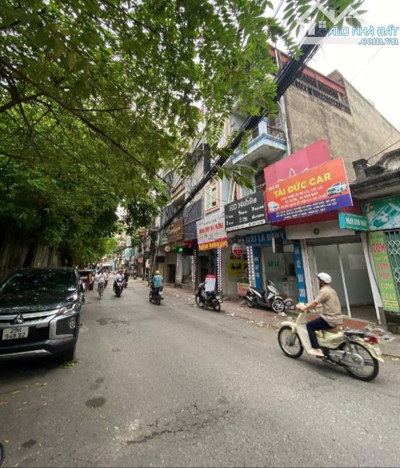 Bán nhà phố Trạm- Chủ tự xây- Sổ gửi ngân hàng, giá rẻ, gần Aeon Long Biên
