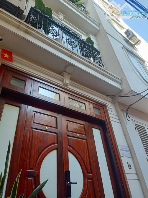 Căn nhà đáng sở hữu tại XUÂN ĐỈNH -- gần 40M2 - giá 8,x tỷ
