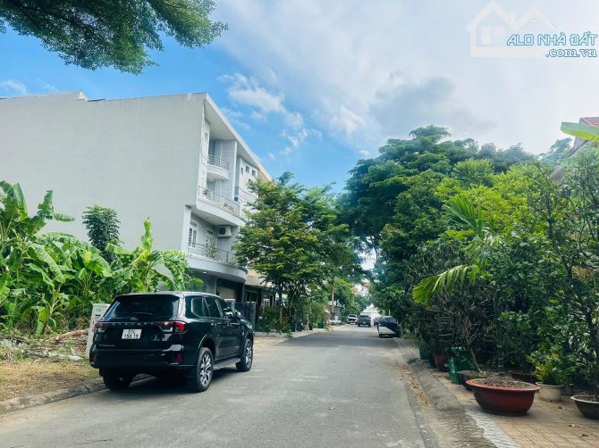 Rẻ nhất KDC đồng bộ Đỗ Xuân Hợp, sát ngay Global City. Đất 156m2 ngang 6m, đường 12m thông