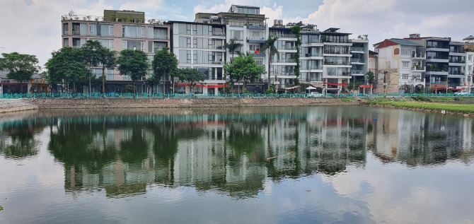 Bán nhà mặt phố Quảng Khánh, mặt hồ tây, 185m2, 6 tầng thang máy, mt 23m, 180 tỷ
