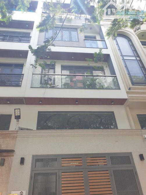 Nhà 5 tầng hẻm 6m thẳng 1 trục Phan Huy Ích ra bờ kè Tham Lương Gò Vấp 4.8x11m Chỉ 10.2tỷ