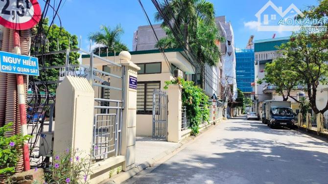 Bán căn nhà tại 62 phố TÂN THỤY Phúc Đồng - 45m 7tầng mt 6m - đường ô tô tránh giá tốt.