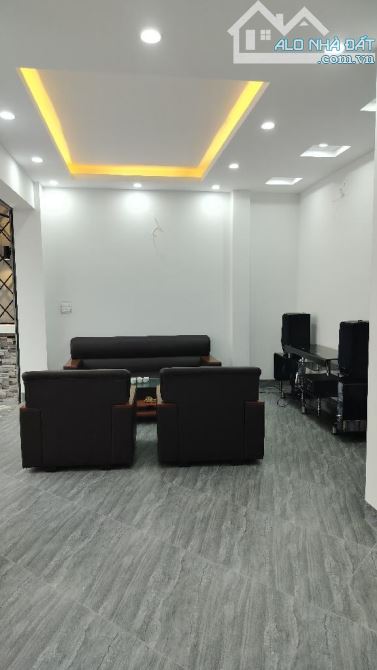 View bờ sông thoáng mát - Nhà Tựu Liệt - Diện tích 90m2 x4 tầng - MT 7,5m- Giá 18 tỉ