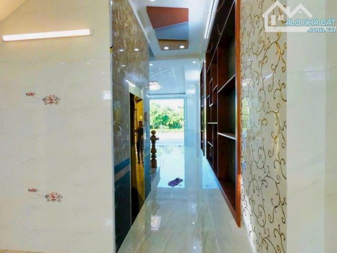 Bán nhà 1 trệt 3 lâu đường trần bạch đằng