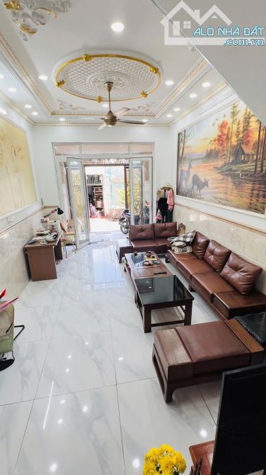 Nhà phố 4x15m, đường 7m, Lâm Thi Hố Q12