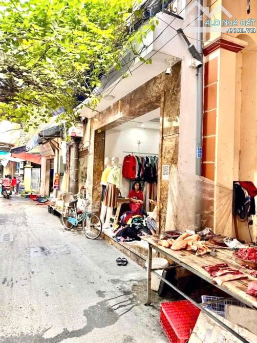 SIÊU PHẨM CỔ NHUẾ-DÂN XÂY-THANG MÁY-TRƯỚC NHÀ RỘNG THOÁNG-FULL NỘI THẤT MỚI-AN SINH ĐẸP