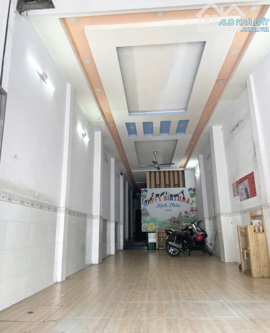 CHo thuê nhà mặt tiền đường Phạm văn chiêu 4x30m 2L
