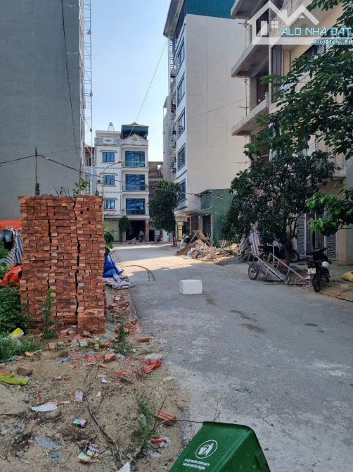 CCMN 7 TẦNG THANG MÁY, KHU C YÊN NGHĨA – DOANH THU 400TR/NĂM