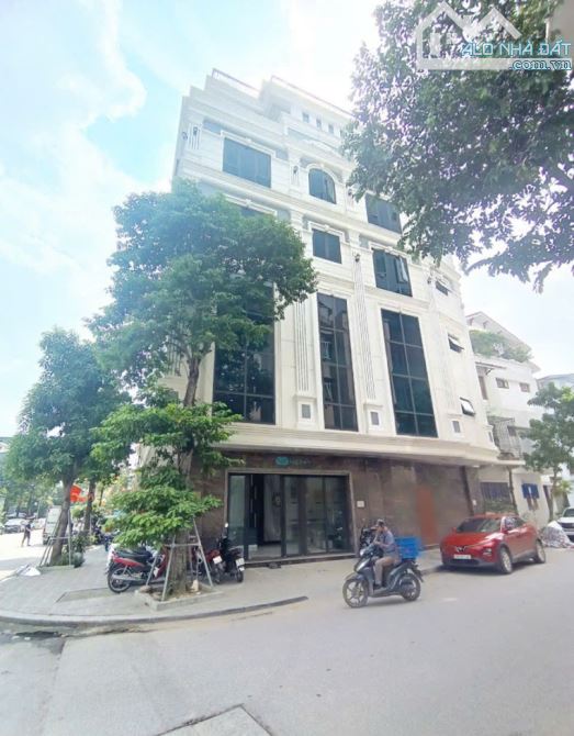 Cho thuê Tòa nhà Chiến Thắng - Văn Quán. DT 90m2, 7 tầng Lô góc, thang máy, ĐH âm trần