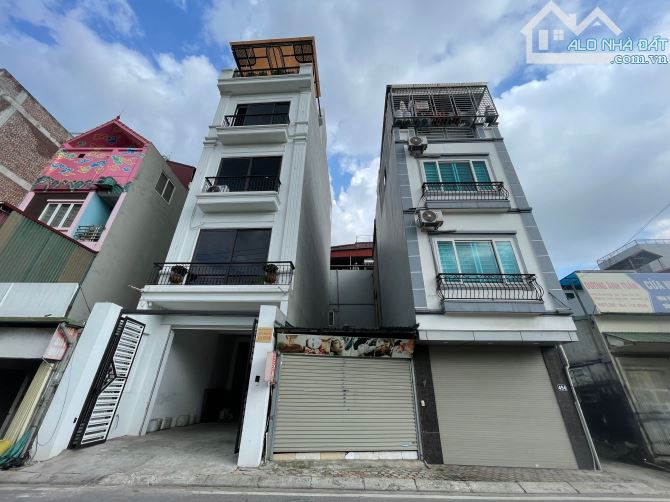 BÁN ĐẤT TẶNG NHÀ CẤP 4  DT 71m2, MT 4m; Giá: 12.9 tỷ