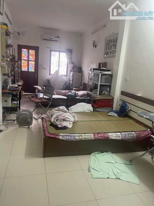 Bán nhà mặt phố Hàng Vải, 60m2, 4 tầng, mặt tiền 3.3m, 37.6 tỷ, vỉa hè rộng, KD đỉnh