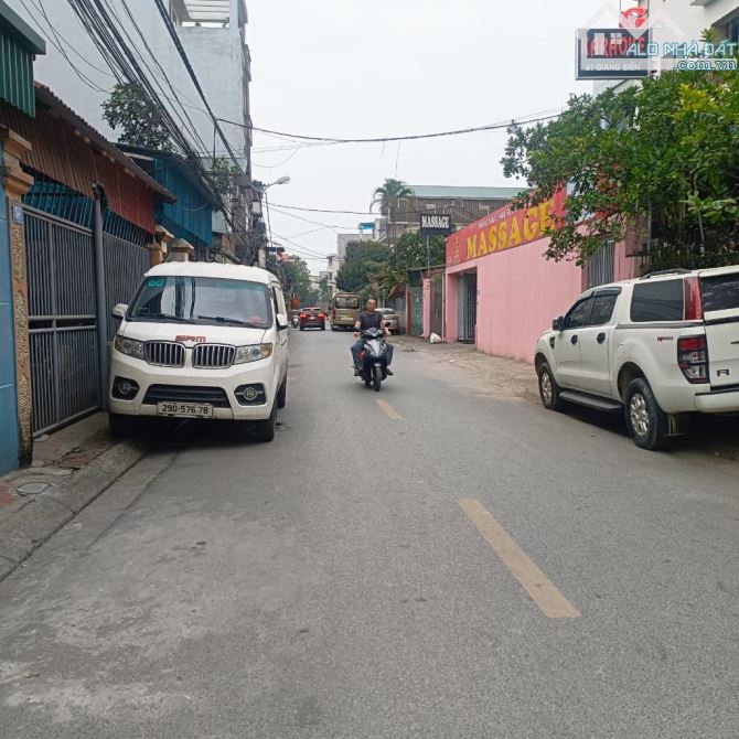 Giang biên long biên,mặt phố,kinh doanh,ô tô tránh