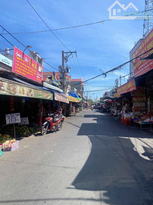 Bán nhà mặt tiền chợ trại bò long bình 162m2 giá tốt chỉ gần 6tỷ quá rẻ