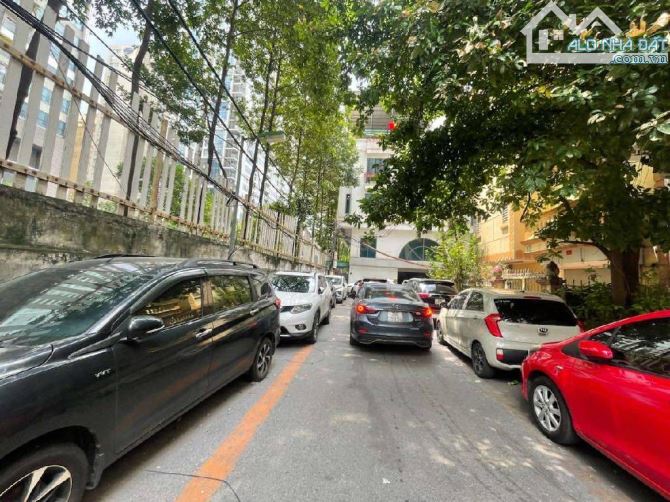 Bán nhà phố Lê trọng Tấn 48m2. Lô góc. ô tô tránh. 30m ra mặt phố.