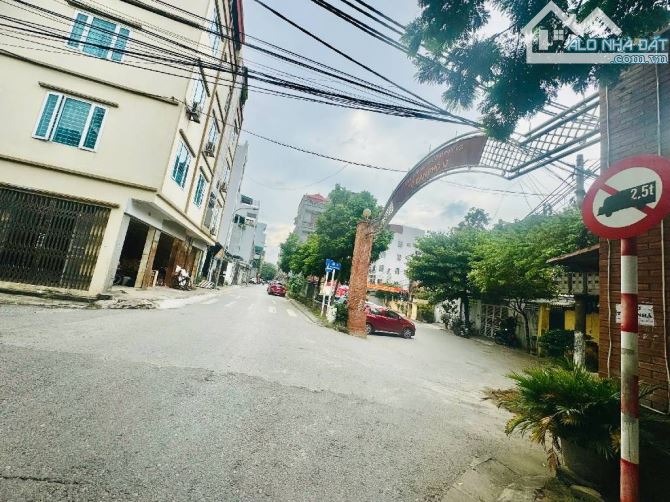 SIÊU HIẾM -PHÂN LÔ QUÂN ĐỘI -CHỈ NHỈNH 90TR/M NGAY ĐƯỜNG SÀI ĐỒNG-KHU VÍP
