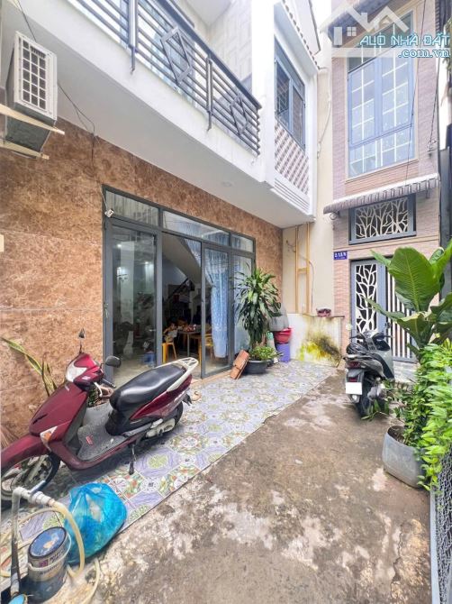 Nhà đẹp hẻm 2 lý tự trọng dtsd 150m2 giá 2tỷ 590 triệu