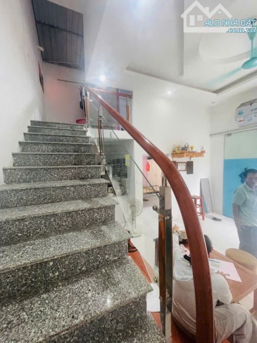 Bán nhà 1,5 tầng mặt tiền siêu rộng khu 3 phường việt hòa, hải dương