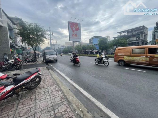 Bán nhà mặt tiền Hồng Bàng -  gần Minh Phụng, Ba Tháng Hai, 8,1x14m, 4 Tầng, 29,5 tỷ.