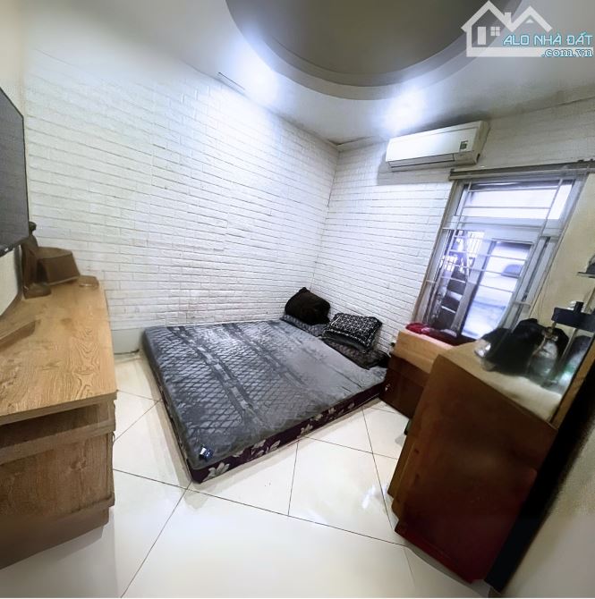bán căn hộ dịch vụ tại Bạch Mai, 53m2 2 ngủ, 1 khách 1 bếp 1 vs.