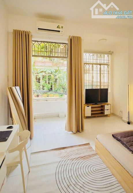 Siêu hiếm P.17 - Bán gấp nhà 3 tầng 60m2 (4,5m x 14m) - Hẻm 6m dòng tiền 40tr/tháng