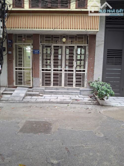 Cho thuê nhà 4 tầng làm văn phòng tại phố Trần Quang Diệu – Hoàng Cầu