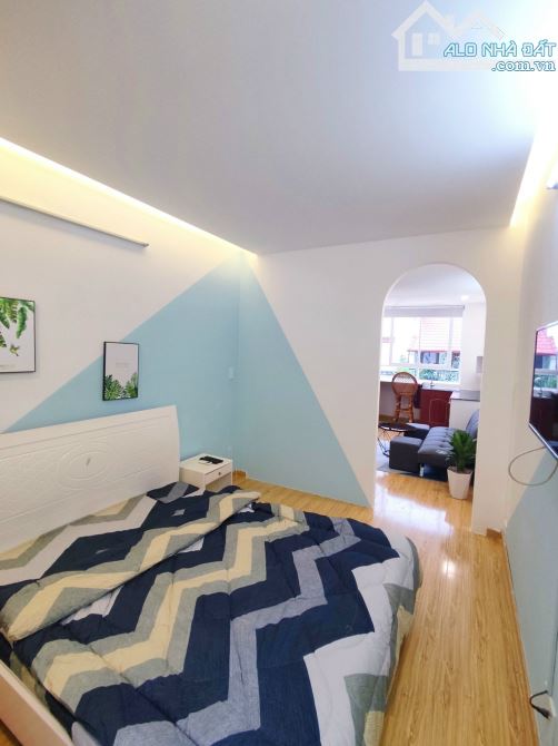 Phòng ban công rộng 35m2 đường nguyễn trãi quận 1 gần Ngã 5 cống quỳnh