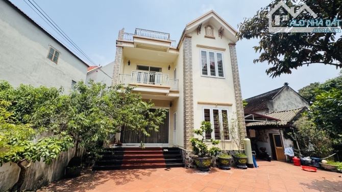 BÁN NHÀ 2 TẦNG SÂN VƯỜN-TÔ QUYỀN VĂN GIANG-Ô TÔ VÀO-NGÕ THÔNG-268M-6,7 TỶ