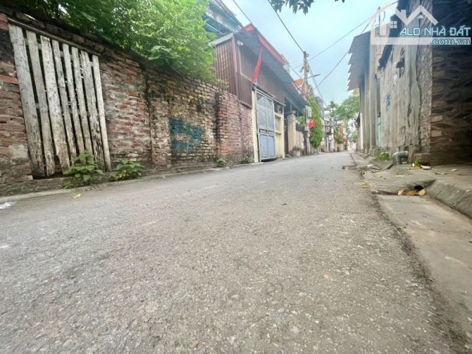 BÁN ĐẤT GIANG BIÊN  NGÕ THÔNG Ô TÔ TRÁNH  SỔ VUÔNG ĐẸP  GIÁ ĐẦU TƯ  DT 147m  MT 7m  Giá 16