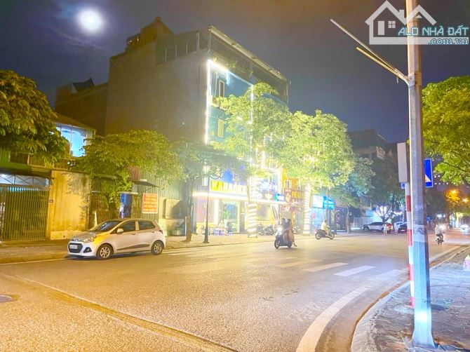 SIÊU PHẨM MẶT PHỐ KẺ TẠNH – GIANG BIÊN 🌟 📐 DT 95m² – Nhà Cấp 4 – Giá 17,2 Tỷ VỈA HÈ Ô TÔ