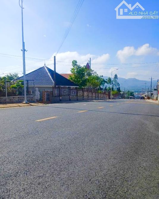 🔥Bán nhà mặt tiền Ngô Tất Tố, Lộc Châu, phường 3 Bảo Lộc. NGANG HIẾM 20m. GẦN QUỐC LỘ 20