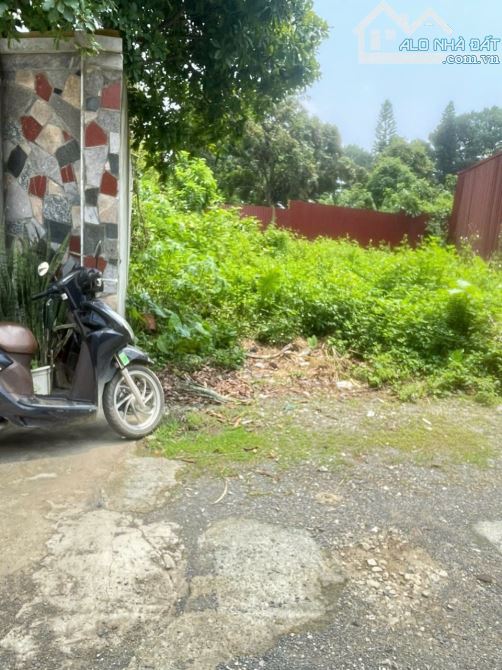 DT 66m full làn hai QL21A  ô tô đỗ cửa