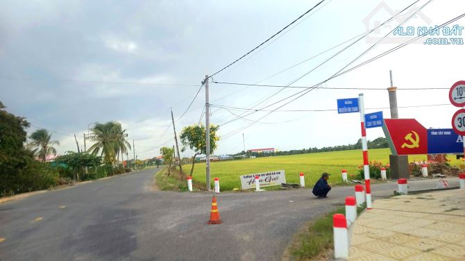 Quá rẻ, chỉ 1.5 tỷ sở hữu 255m2 đất thổ mặt tiền kinh doanh
